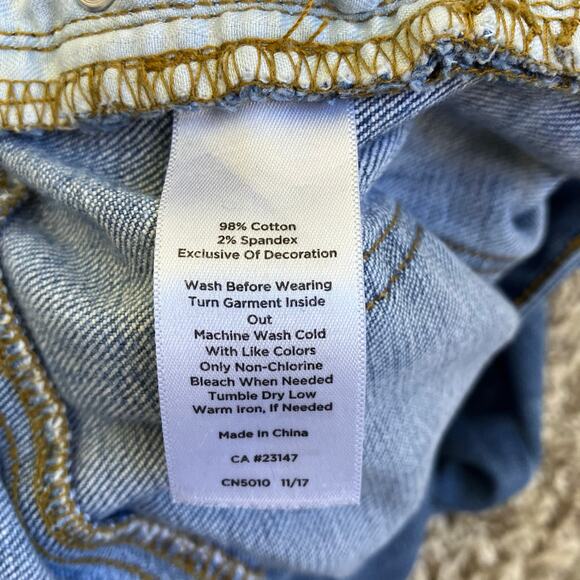 Talbots Sz 16 Flawless Girlfriend Cropped Jeans Floral Embroidered Medium Wash - Picture 12 of 16